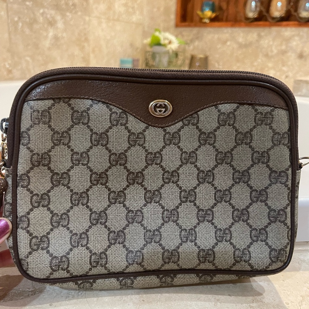 (Sold) Authentic vintage Gucci crossbody purse